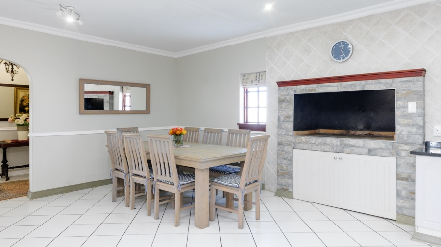 5 Bedroom Property for Sale in Struisbaai Western Cape